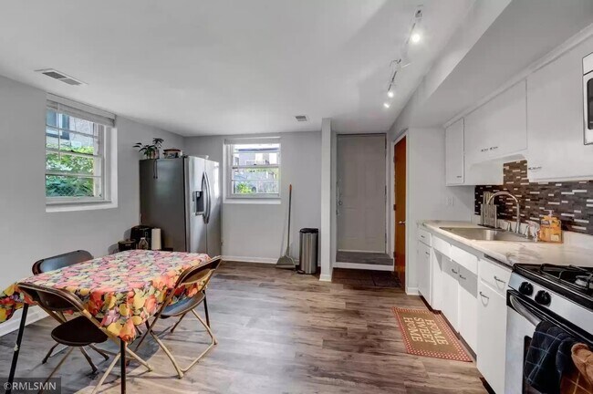 Foto del edificio - 3624 Columbus Ave.