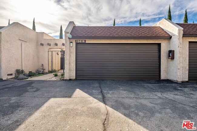 Foto del edificio - 15616 Hillview Ln