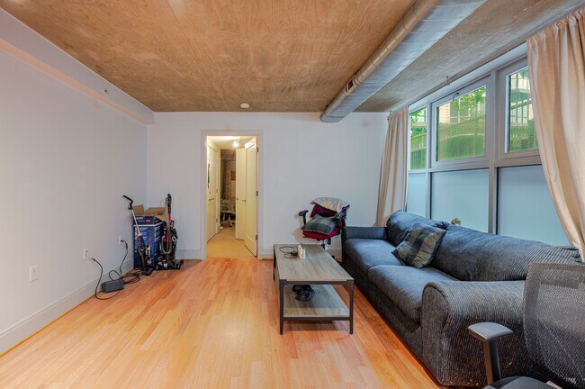 Building Photo - 929 Florida Ave NW