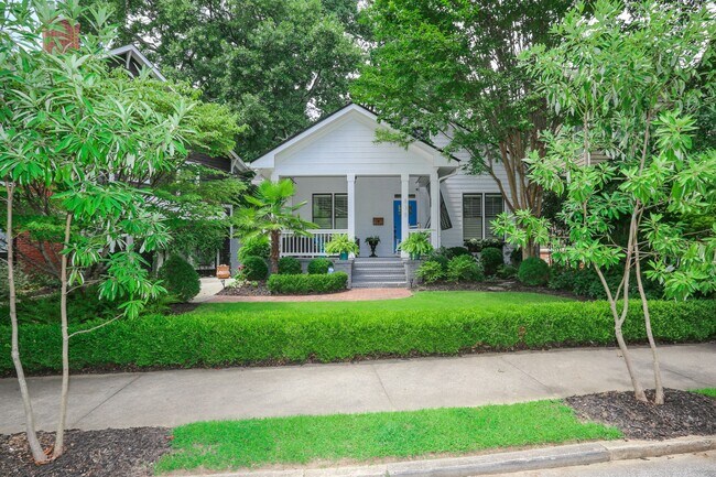 Building Photo - 838 Vedado Way NE
