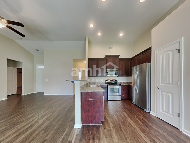 Building Photo - 106 Grayson Ave