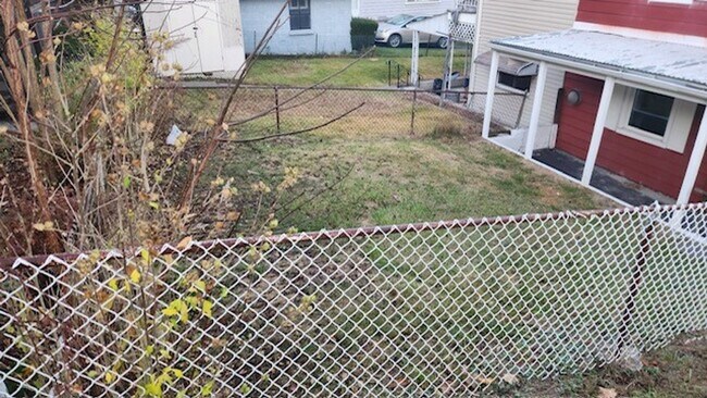 Foto del edificio - 3 bedroom 1 bathroom