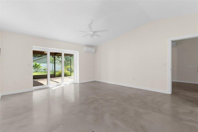 Foto del edificio - 4250 Marlowe Dr