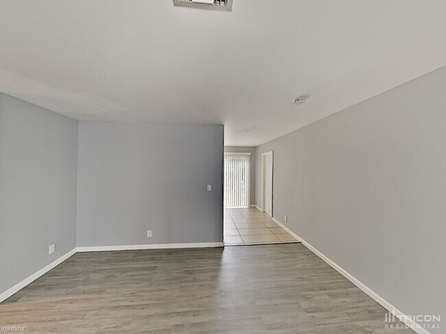 Foto del edificio - 6282 Wauconda Way W