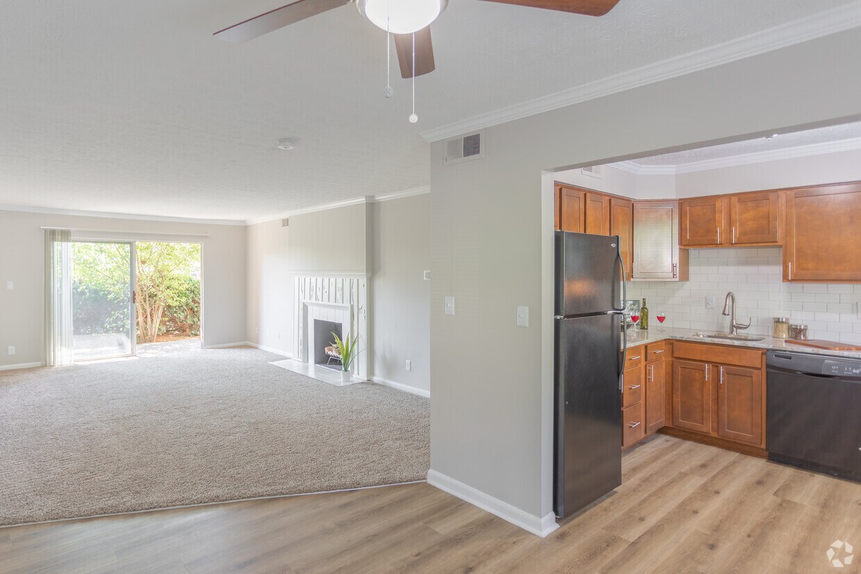 The Trails at Mariemont Apartments 8204 Wooster Pike Cincinnati, OH