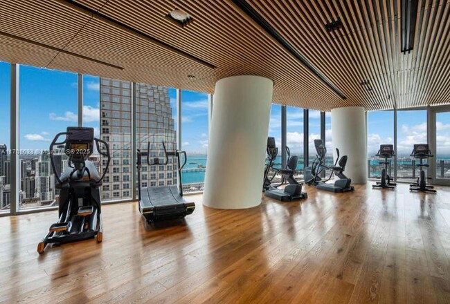 Foto del edificio - 300 Biscayne Blvd Way