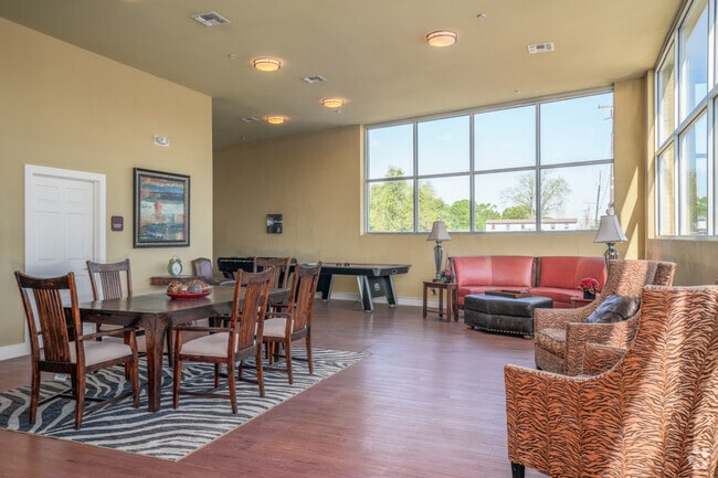 Lobby Photo - Blooms Apartments