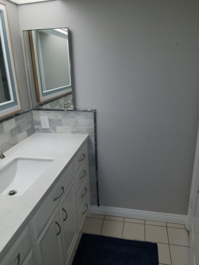 Building Photo - 27677 Aquamarine