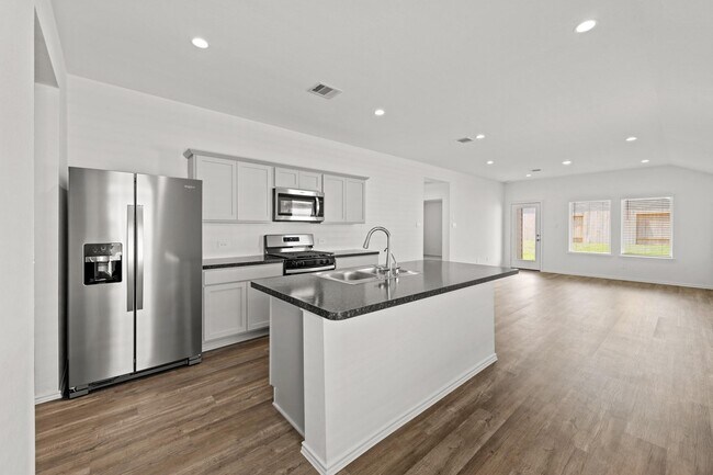 Building Photo - 5710 Sycamore Glen Dr