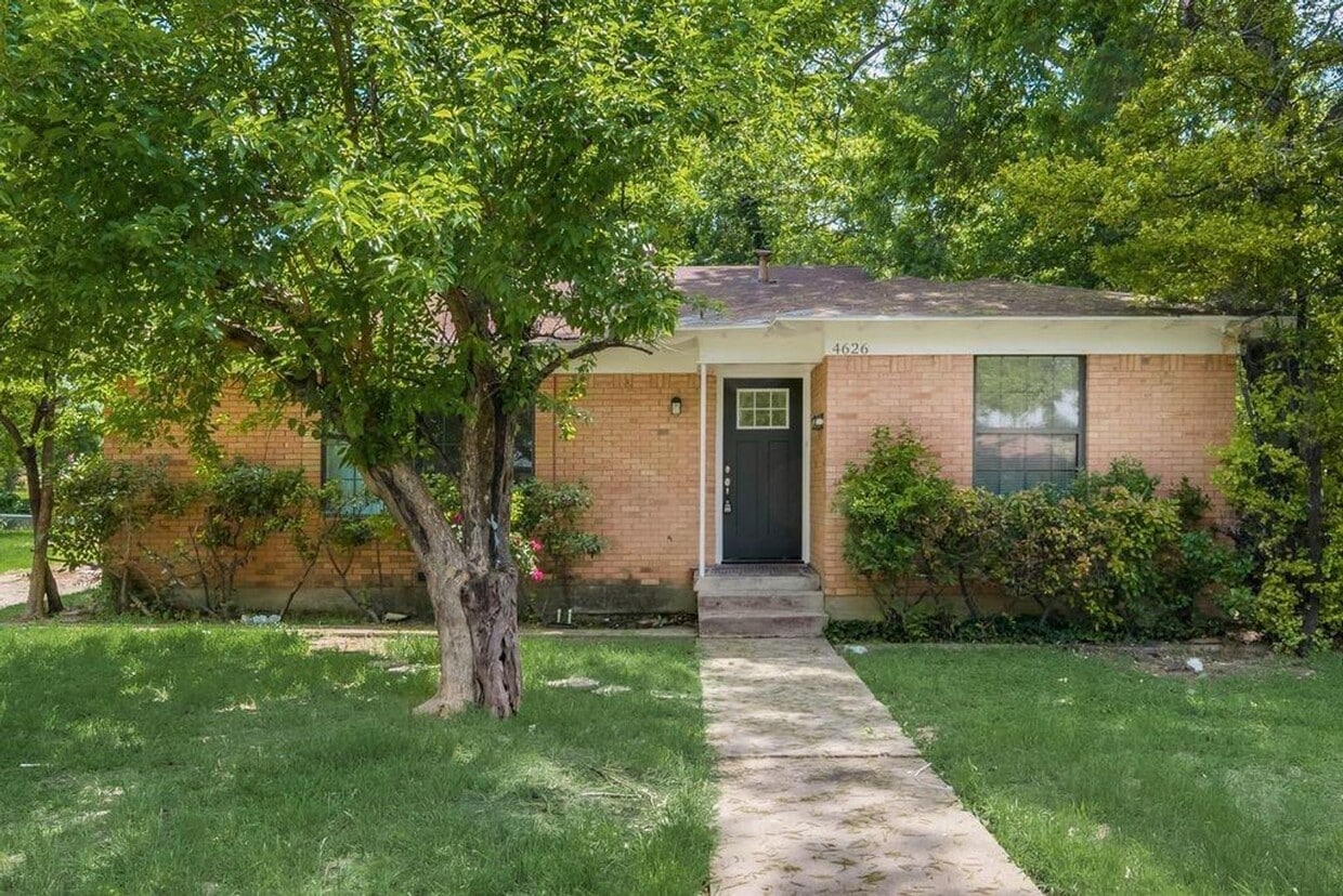Primary Photo - Welcome to this beautifully maintained hom...