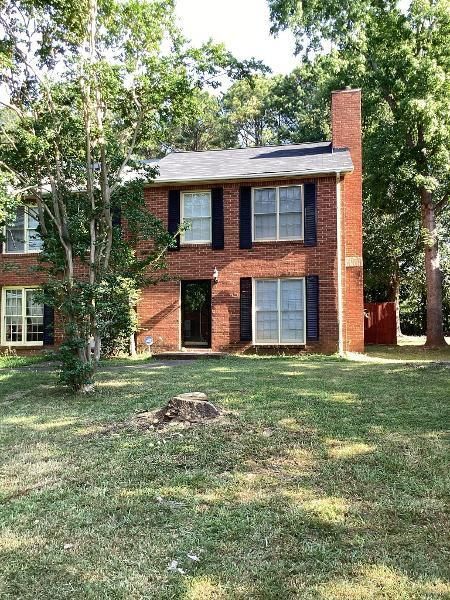 Building Photo - 717 Redland Dr