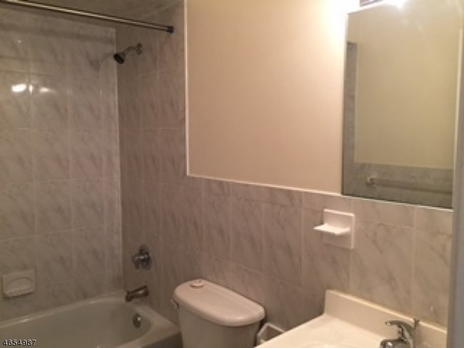 Building Photo - 115 Fabyan Pl
