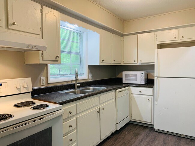 Foto del edificio - 1069 Laurel Ln NW