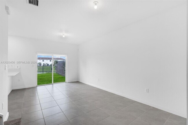 Foto del edificio - 2357 NW 122nd Ter