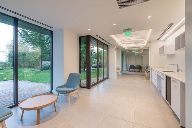 Foto del edificio - 11410 Columbia Rd