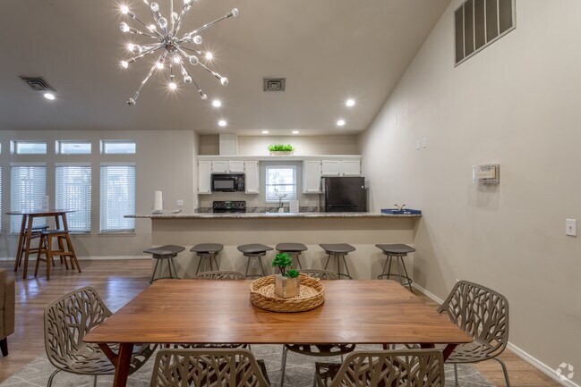 Casa club - Richland Court Apartments