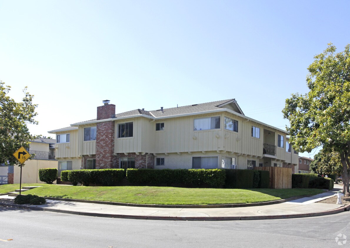 Foto principal - 642 Kirkland Dr