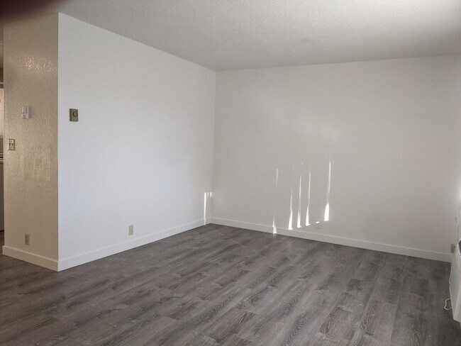 Foto del edificio - 1305-1307 N Harding St