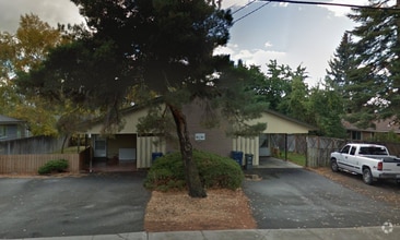 Building Photo - 1104 E 14th Ave
