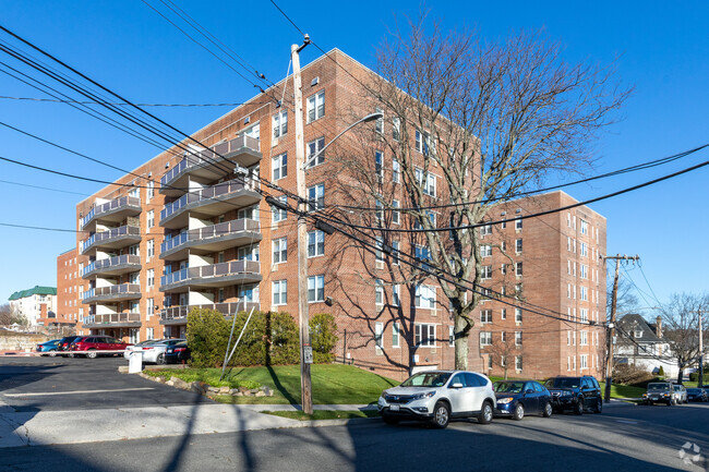 Building Photo - Summit Apartments