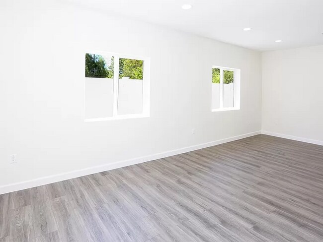 Foto del edificio - 7523 Milwood Ave