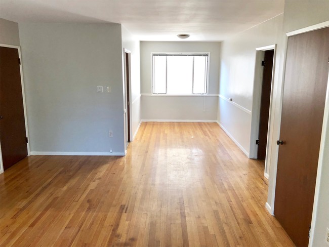 Building Photo - 4609 Los Feliz Blvd