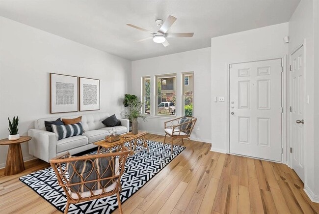Building Photo - 4627 Senda Ln