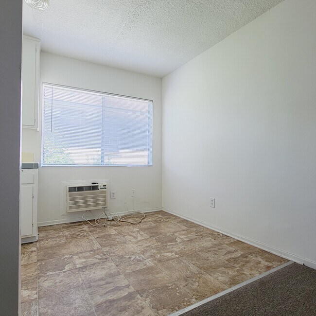 Building Photo - 5651 Cartwright Ave