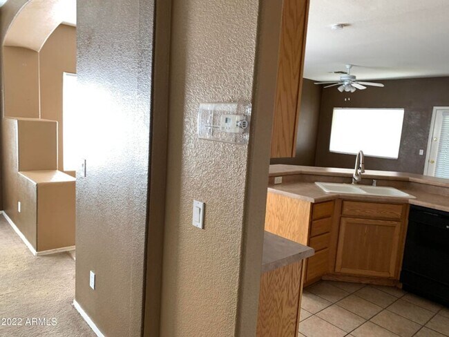 Foto del edificio - Charming 4 bed, 2 bath home on the golf co...