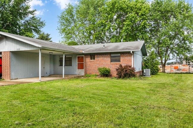 Building Photo - Convair Duplex