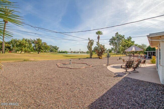 Foto del edificio - 10138 W Pinehurst Dr