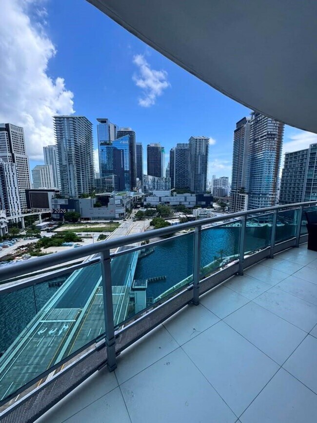 Building Photo - 350 S Miami Ave