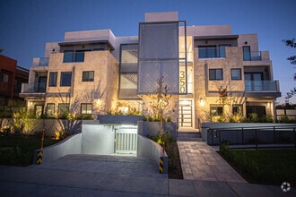 Building Photo - 350 Salem St