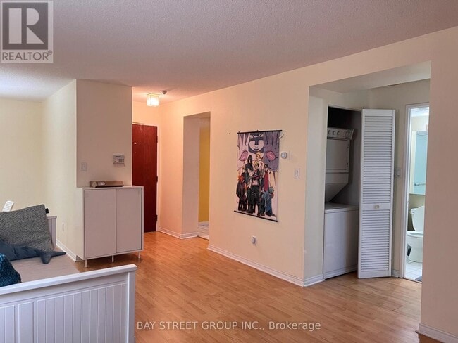 Building Photo - 35 Empress Ave