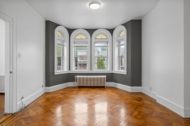 Foto del edificio - 114 Carlton Ave