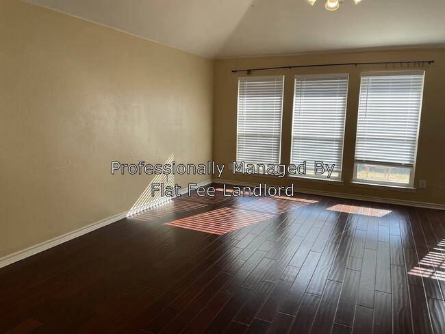 Building Photo - 15809 Ducote Dr