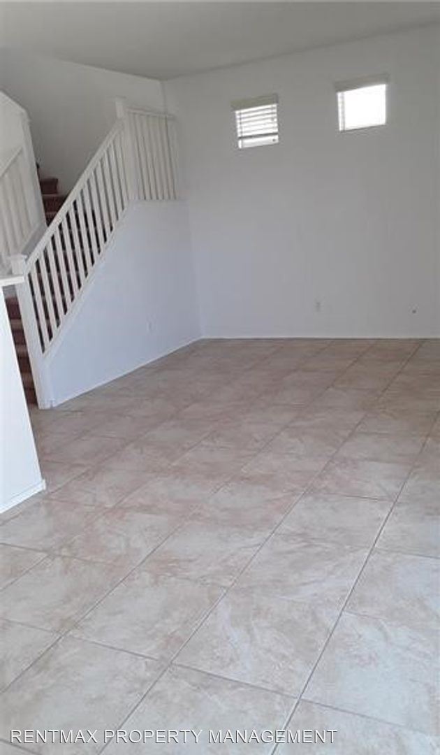 Building Photo - 3 br, 2 bath House - 6036 SALSBURY COVE DR