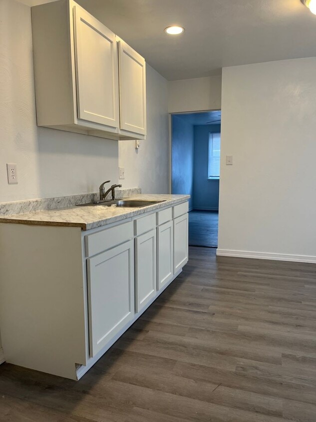 517 3rd Ave Unit 2, Carnegie, PA 15106 Room for Rent in Carnegie, PA