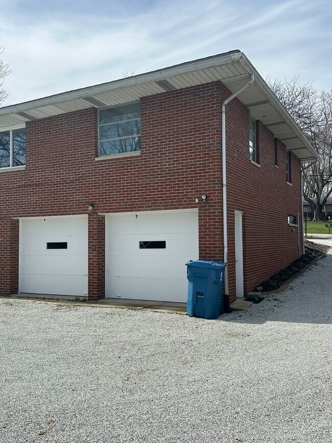 Foto del edificio - 3323-3327 S Hametown Rd