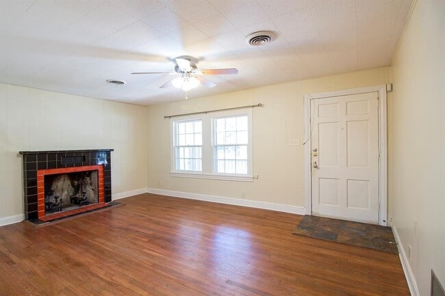 Building Photo - 4700 Evans Ave