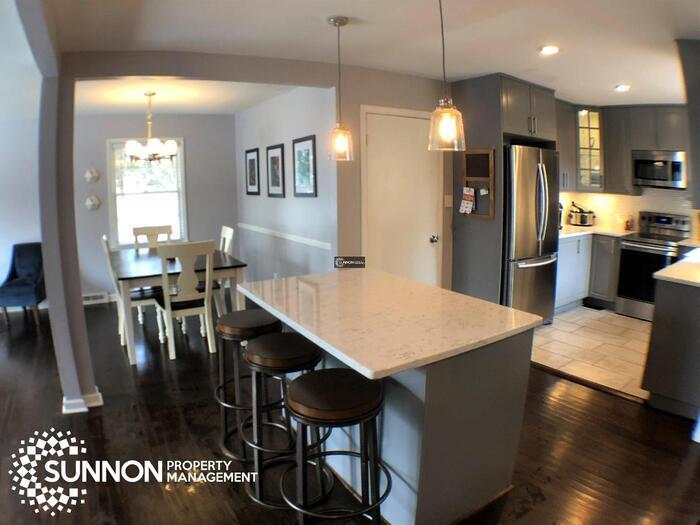 Foto principal - 3 bdrm 2 bth in Four Seasons