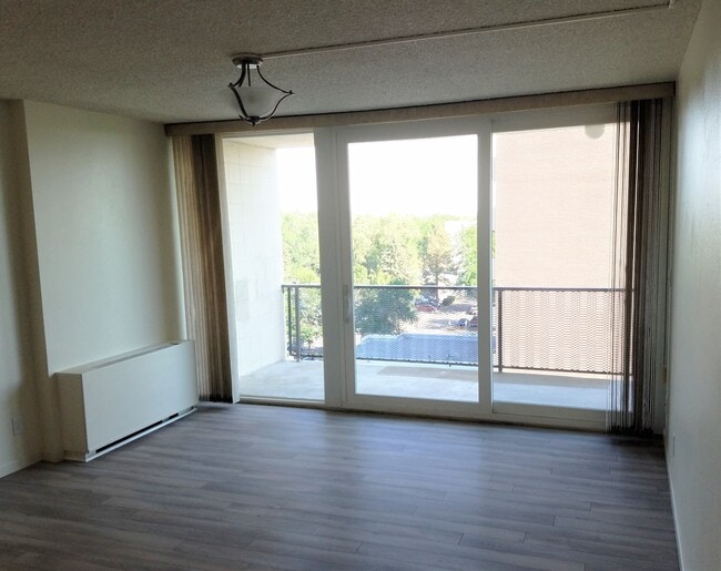 Living room/balcony - 421 S Howes St