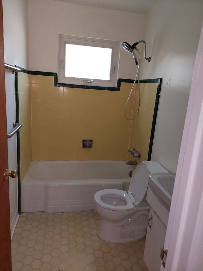 Building Photo - AN746-AutraTrust