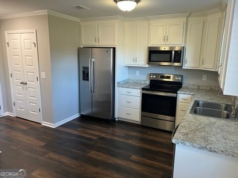 Foto del edificio - 1825 Chestnut Dr