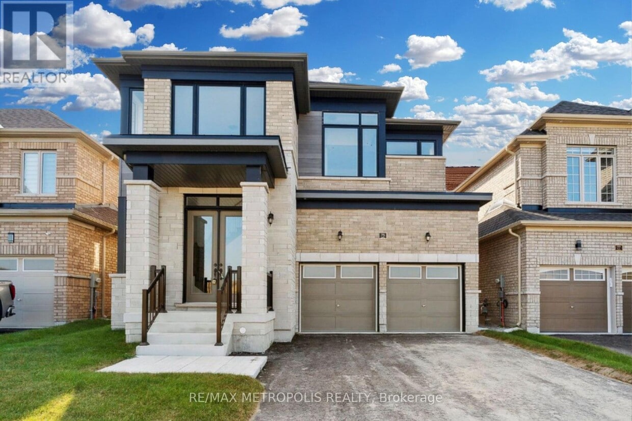 Primary Photo - 75 Eastgrove Sq