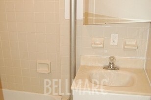 Building Photo - 34 W 84th St