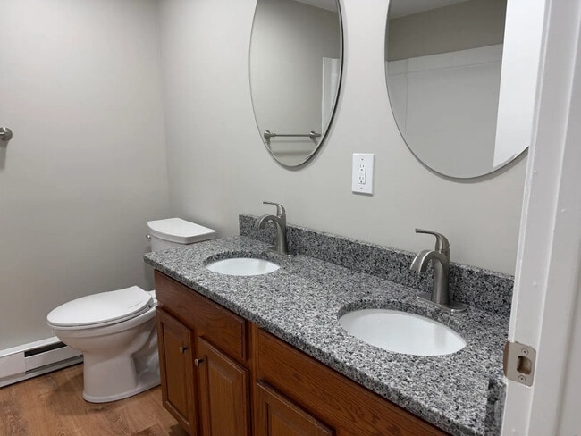 Building Photo - 5660 - 5670 Lancaster St