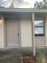 Building Photo - 10049 Hillview Rd