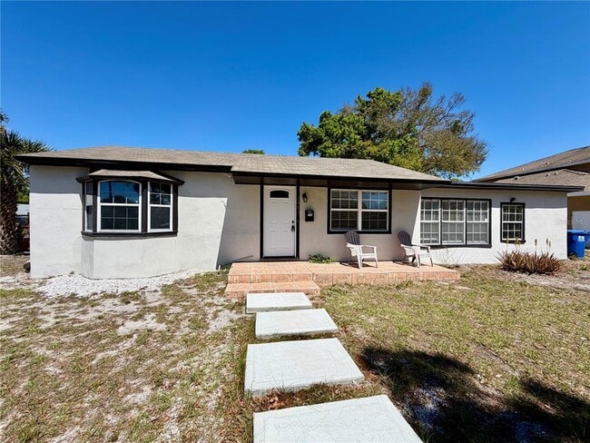 Building Photo - 2421 Granada Cir E