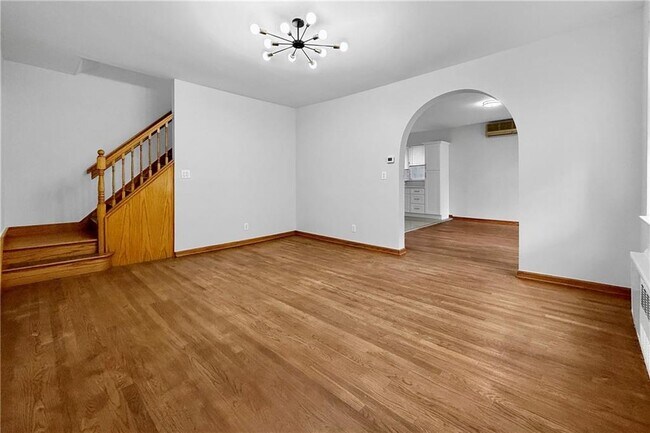 Foto del edificio - 2166 E 18th St